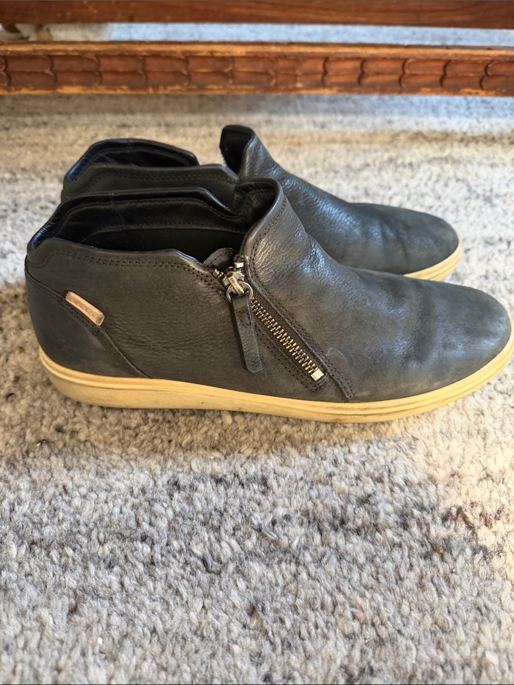 ECCO Soft Bootie Shoes Zipper Sneakers Black Leather size 43